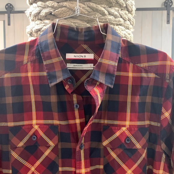 Nixon (S) - Picture 2 of 9